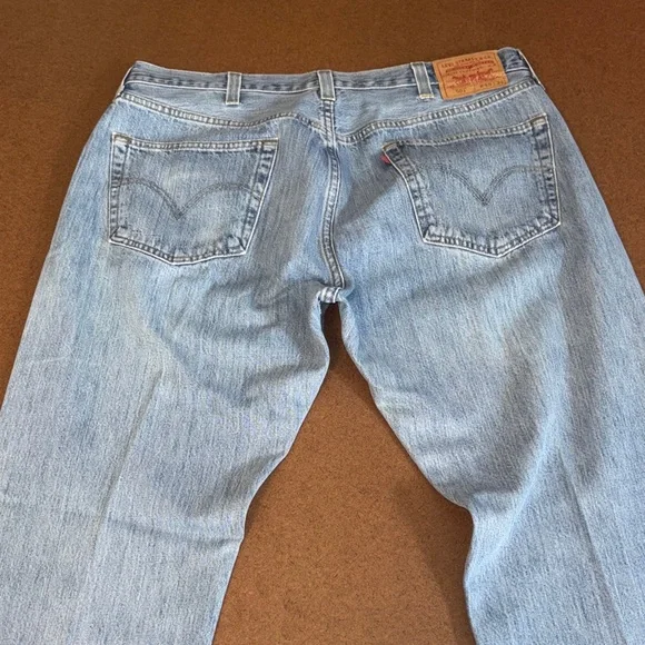 Levi's 501 Men's Straight Jeans in Medium Blue 40x34 - Picture 6 of 14